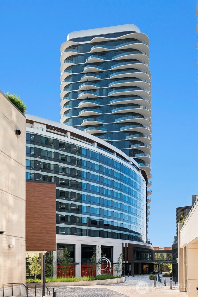 838 Avenue Square Ne 308, Bellevue