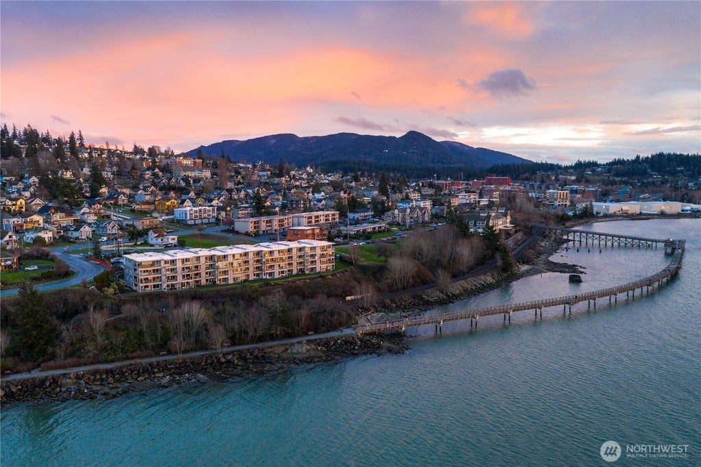 600 S State 208, Bellingham