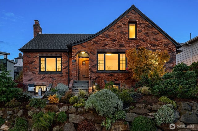 2503 37th Avenue W, Seattle