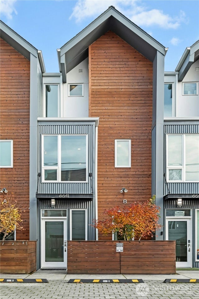 6641 Carleton Avenue S B, Seattle