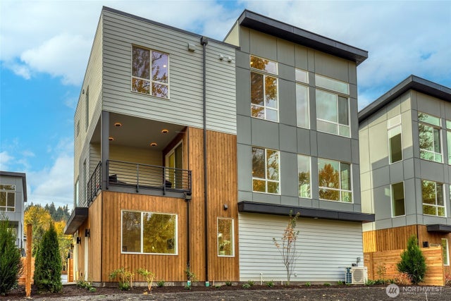 10626 E Riverside Dr, Bothell