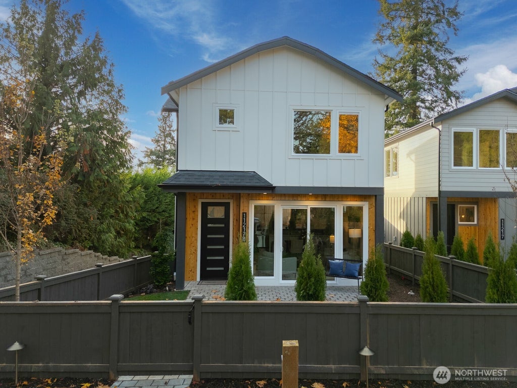 11217 Ne 95th Street B, Kirkland