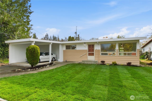 1361 S 279th Street, Des Moines