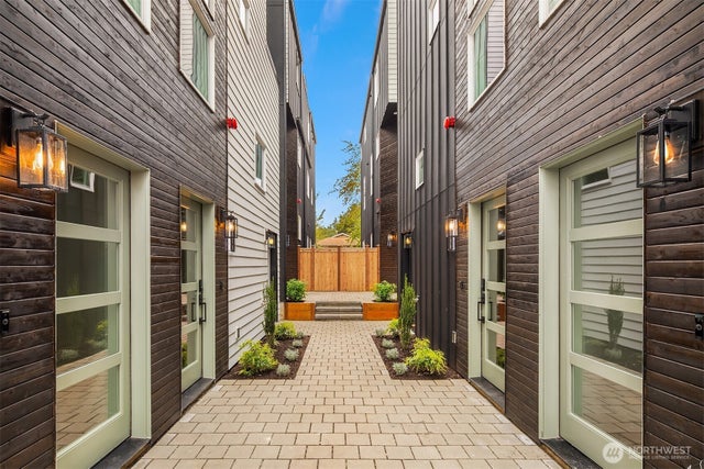 9029 8th Avenue Nw B, Seattle