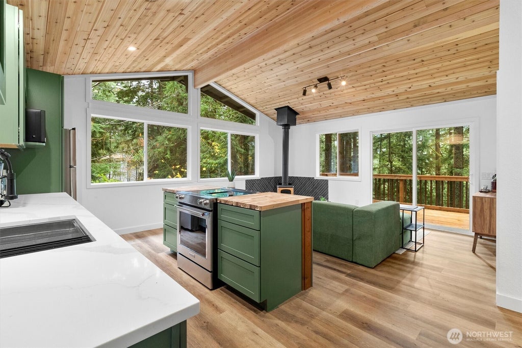 76 B Sudden Valley Drive, Bellingham