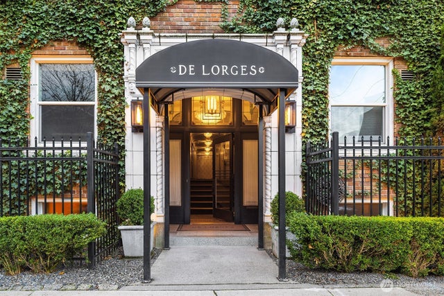 325 Harvard Avenue E 302, Seattle