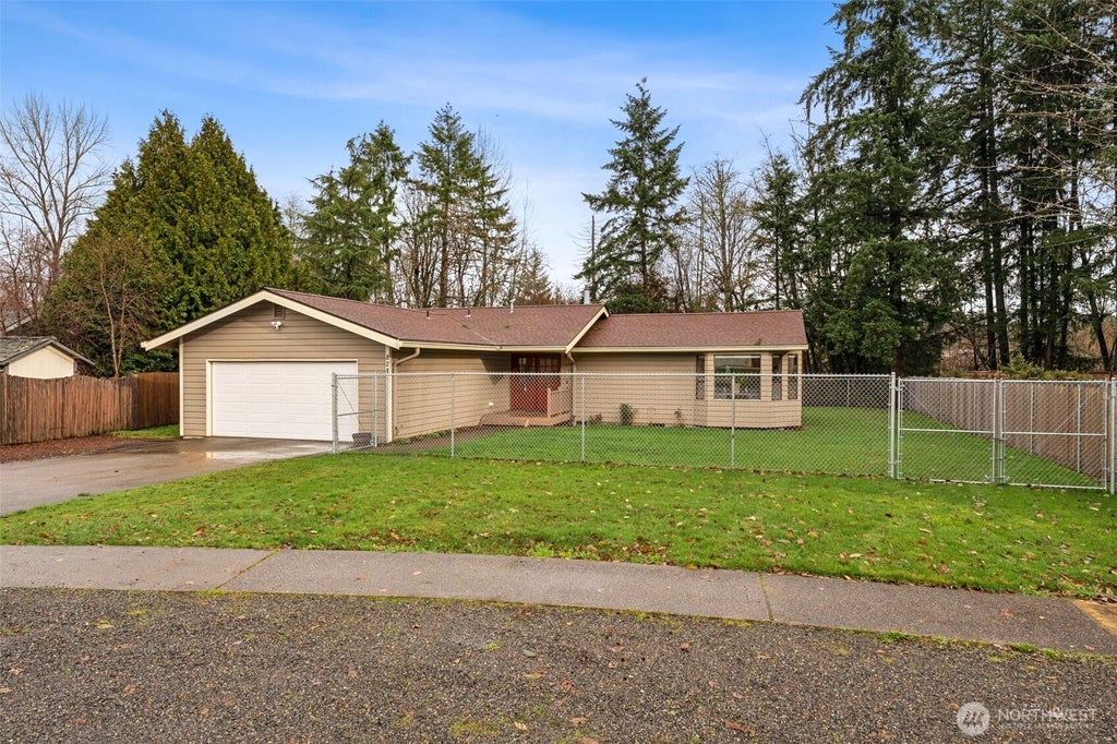 828 Livingston Street Ne, Lacey