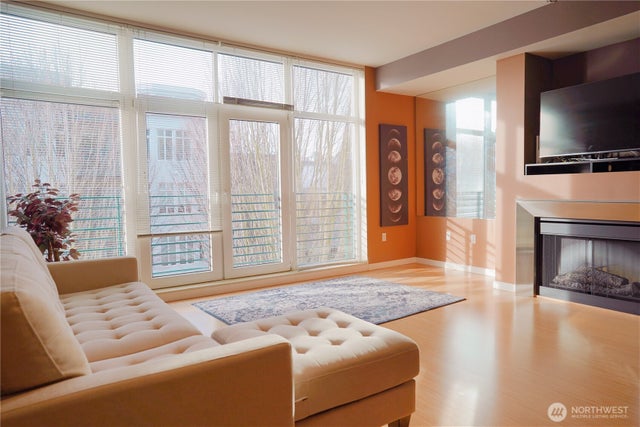 17 W Mercer Street 207, Seattle