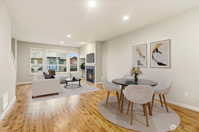 16526 1st Park Se, Bothell