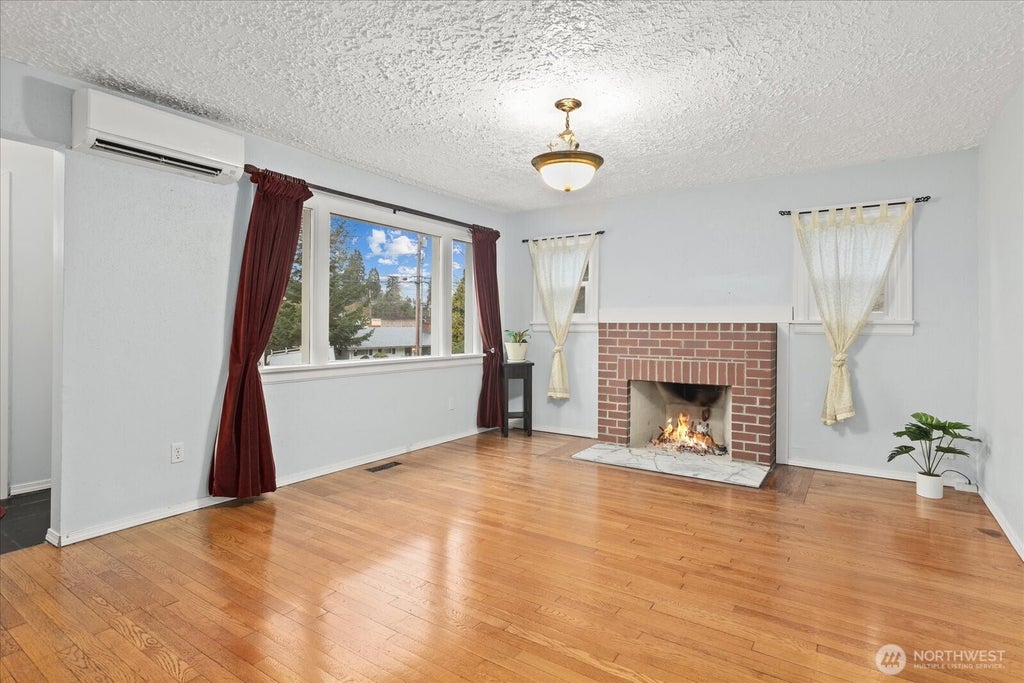 6302 Fleming Street, Everett Property Listing: MLS® #2464354