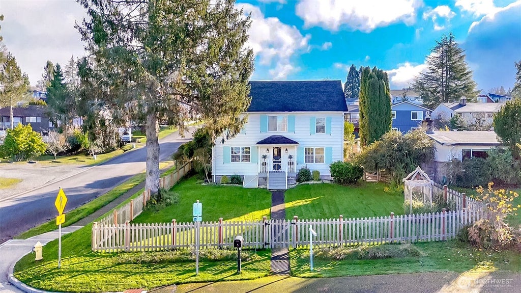 1514 Rainier Street, Steilacoom