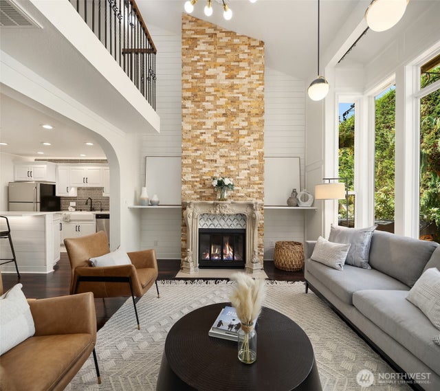 1400 Bellevue Way Se 4, Bellevue