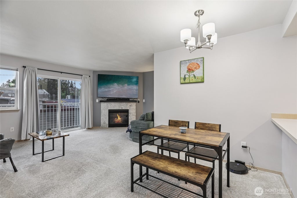 11532 15th Avenue Ne 202, Seattle