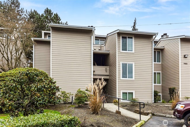 19855 25th Avenue Ne 210, Shoreline