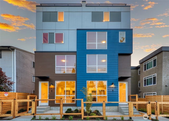 10533 B Stone Avenue N, Seattle