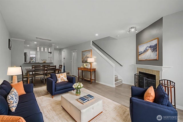 8013 Ne 177th Ct 402, Kenmore