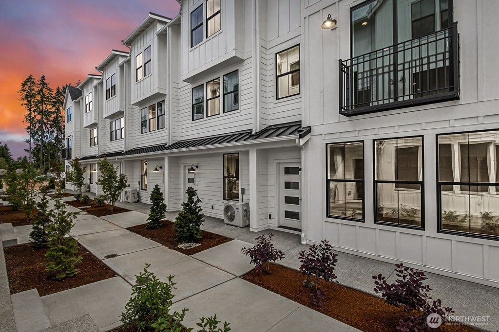 12087 127th Avenue E 56, Puyallup