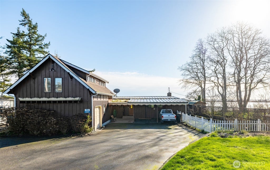 11680 Scott Road, Bow