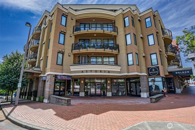 10047 Main Street 206, Bellevue