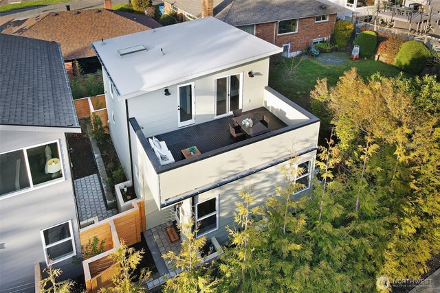 8814 41st Avenue Sw, Seattle