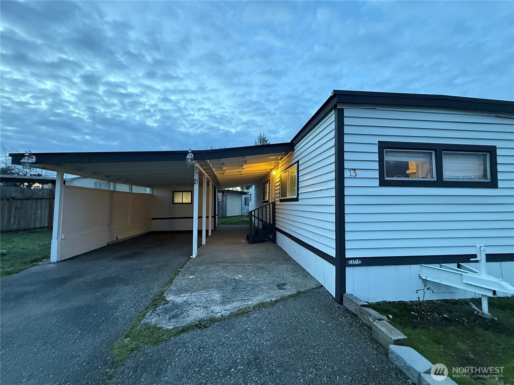 159 136th Street S 13, Tacoma