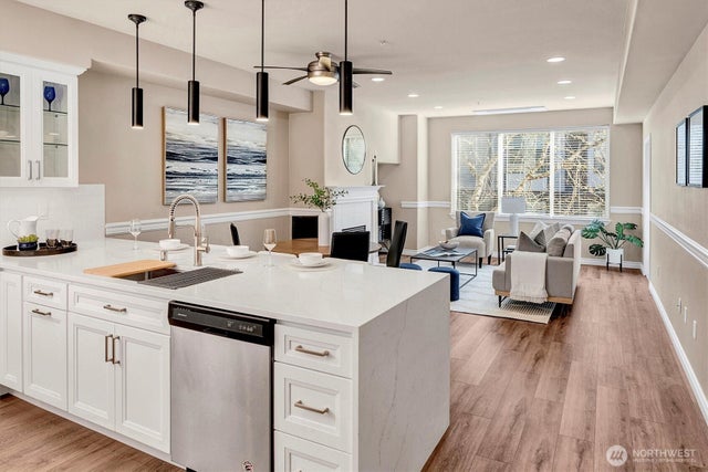 6831 Ne 170th Street 206, Kenmore