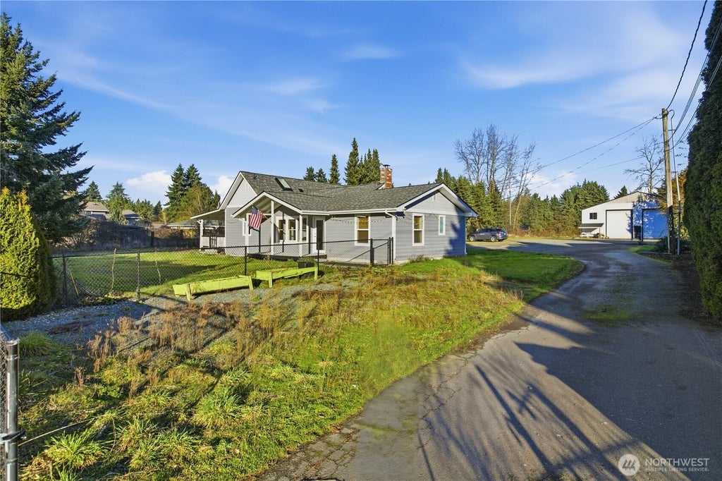 10709 Woodland Avenue E, Puyallup