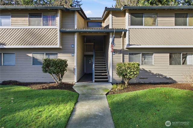 17527 149th Avenue Se B-12, Renton