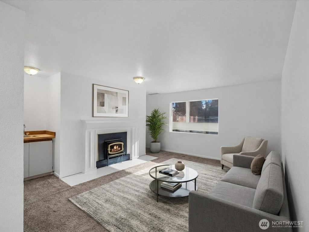 8225 212th Street Sw 302, Edmonds