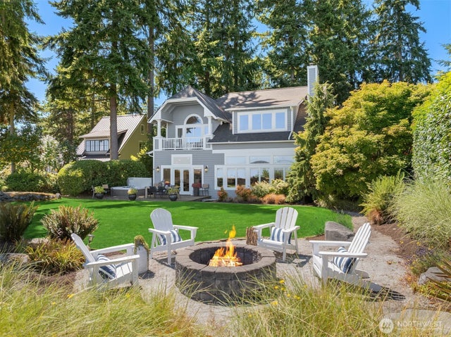 10668 Ne Manor Lane, Bainbridge Island