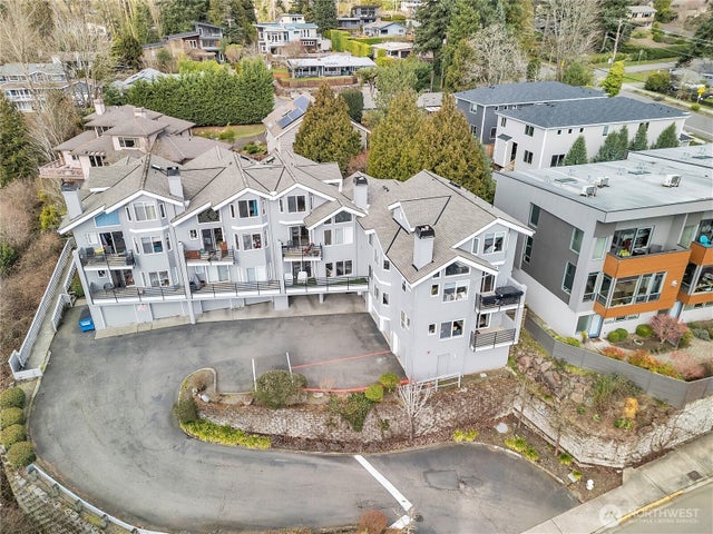 6100 Ne 181st Street 4, Kenmore