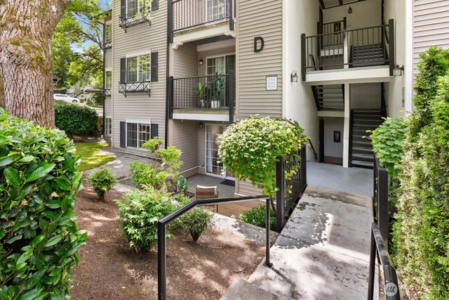 215 9th Street D101, Kirkland