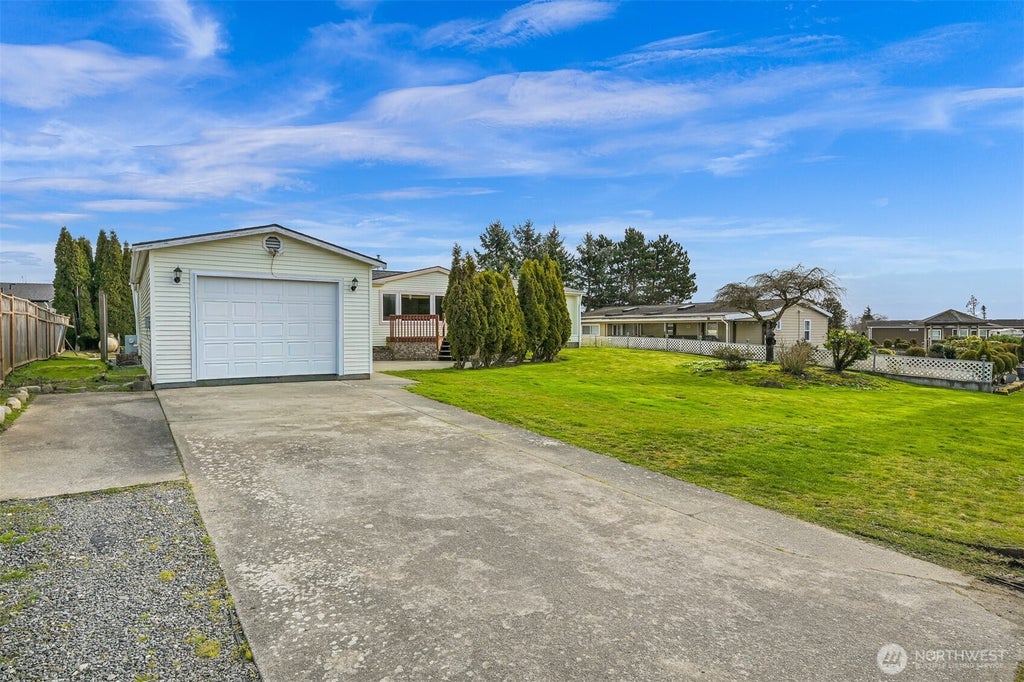 8356 Sea Breeze Court, Blaine