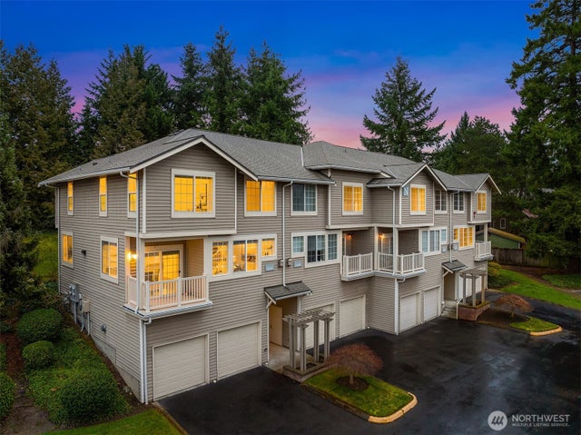 18646 Ne 57th Way, Redmond
