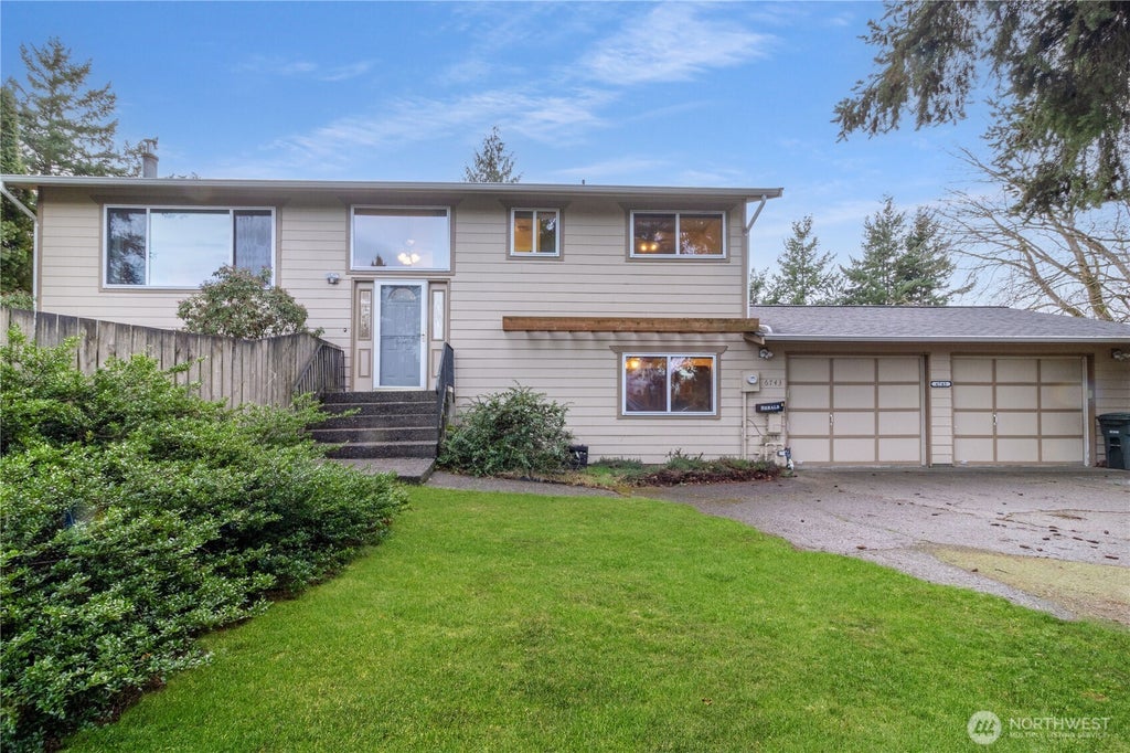 6743 La Bello Drive, Lynden