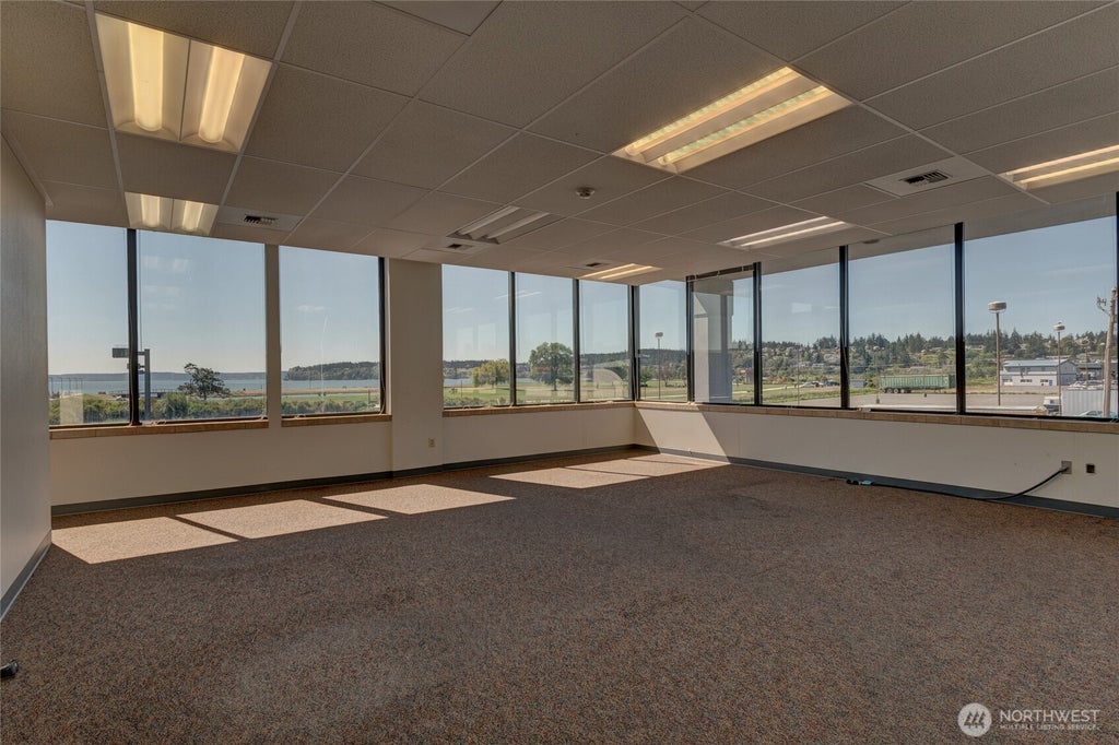 275 Se Pioneer Way 204, Oak Harbor