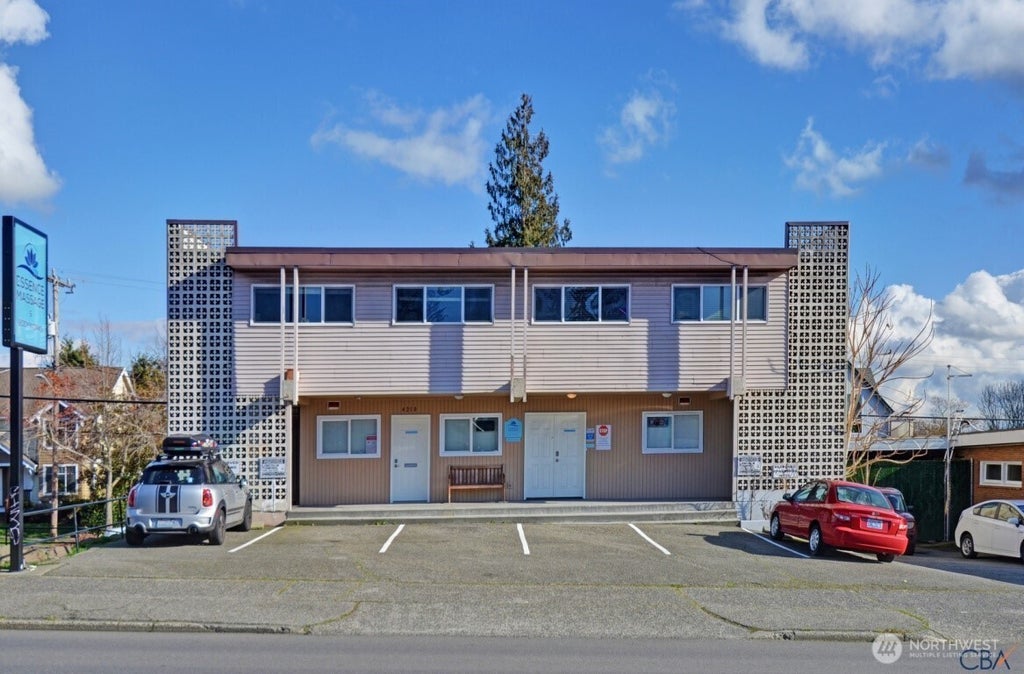 4210 Aurora Avenue N, Seattle