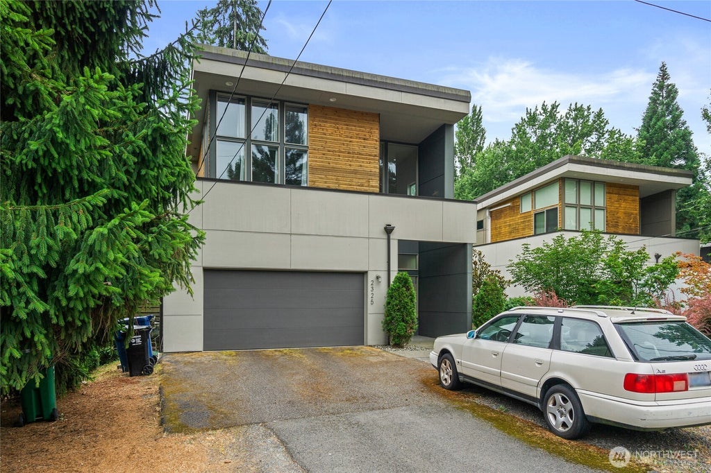 2325 N 122nd Street, Seattle