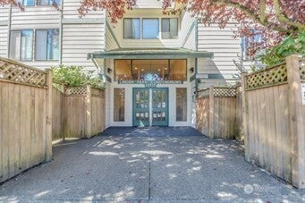 13717 Linden Avenue N 208, Seattle