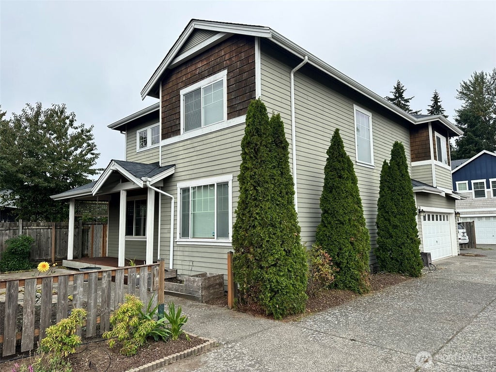 2126 Ne 12th Street, Renton
