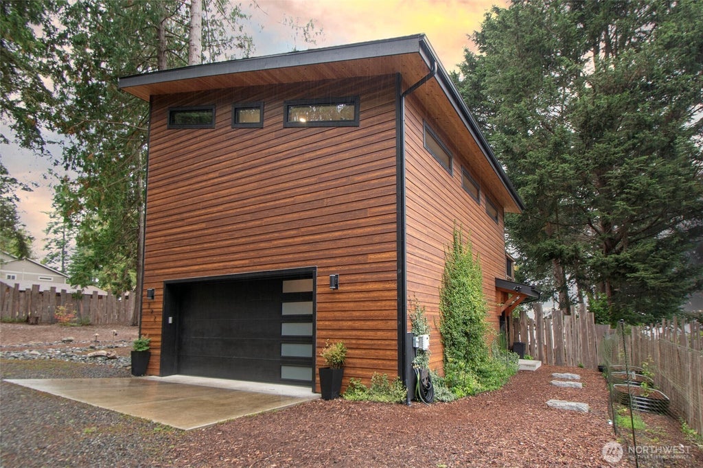 392 Buckloop Road, Sequim