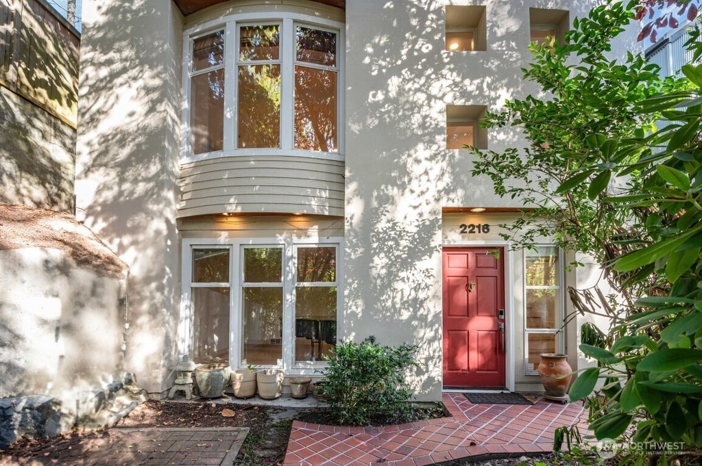 2216 19th Avenue E, Seattle