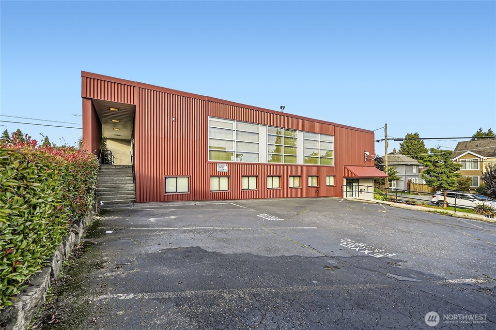 4220 Aurora Avenue N, Seattle