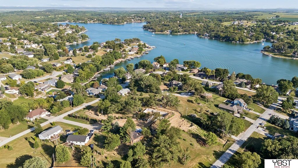1817 Beaver Lake Boulevard, Plattsmouth