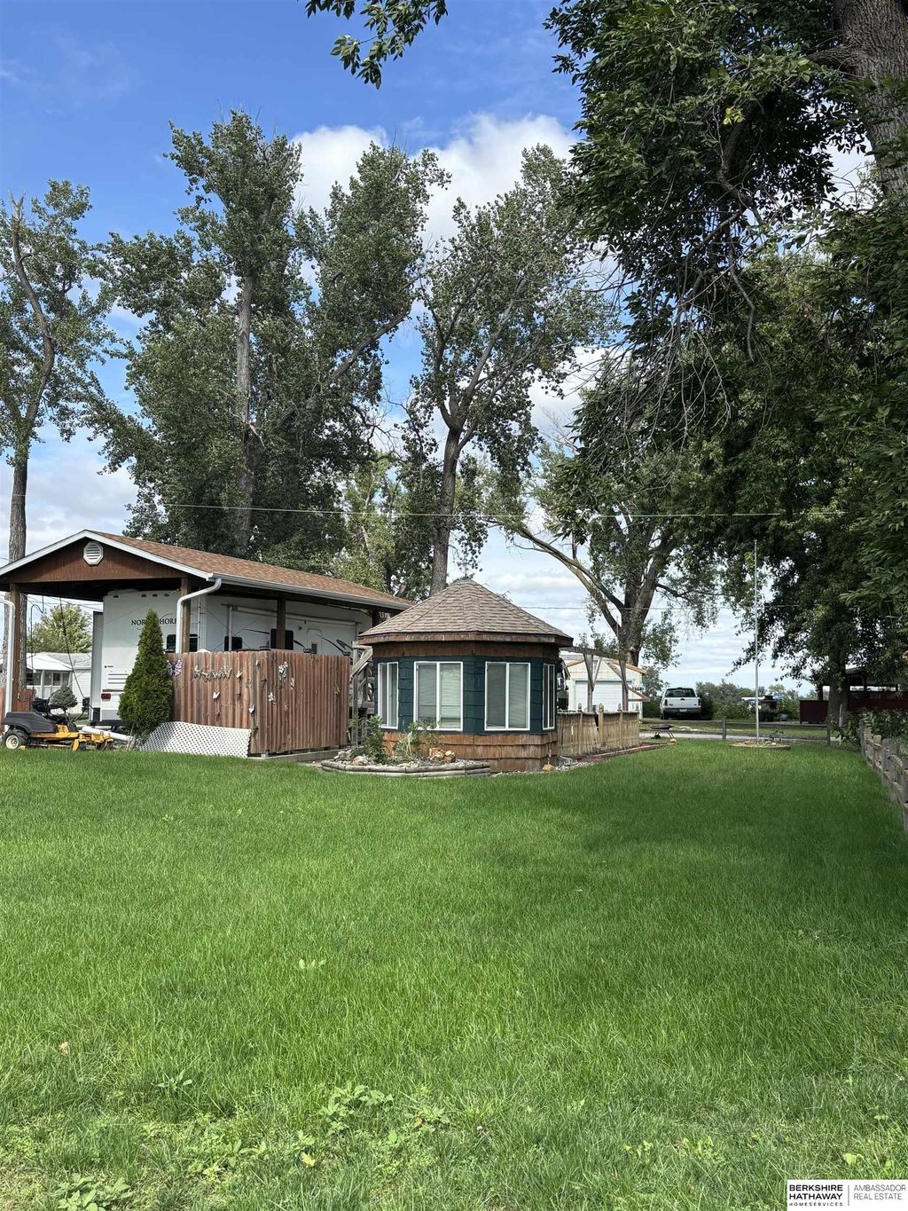 9838 Flying Cotton Loop, Blair
