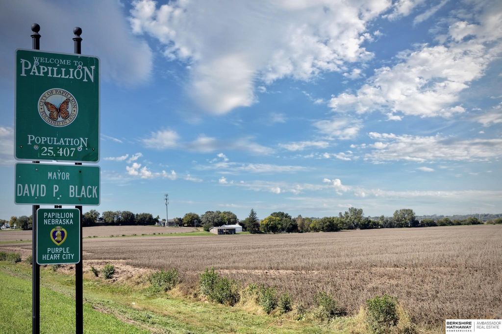 5316 Cornhusker Road, Papillion