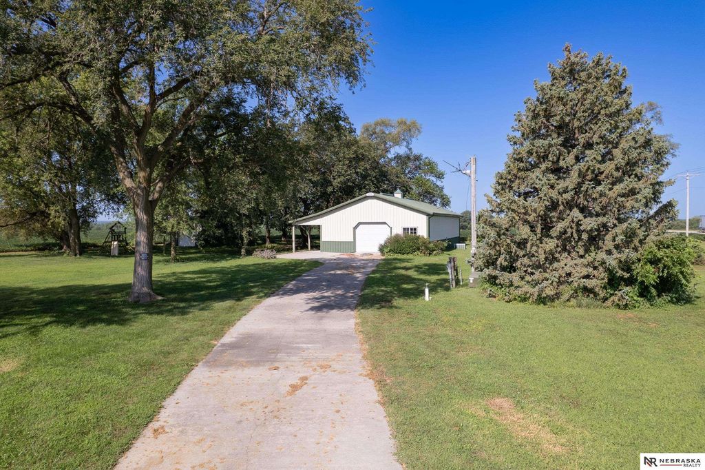 691 N 12th Road, Palmyra
