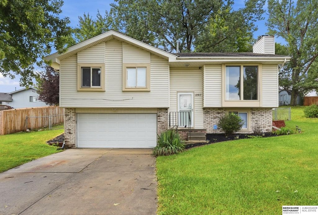 12917 Laurel Avenue, Omaha
