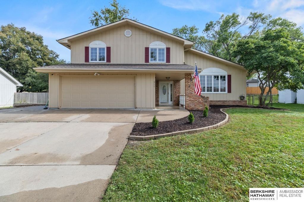 911 Buckboard Boulevard, Papillion