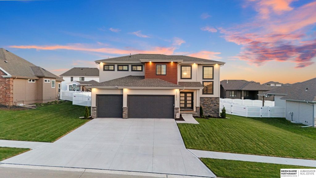 11511 Cooper Street, Papillion
